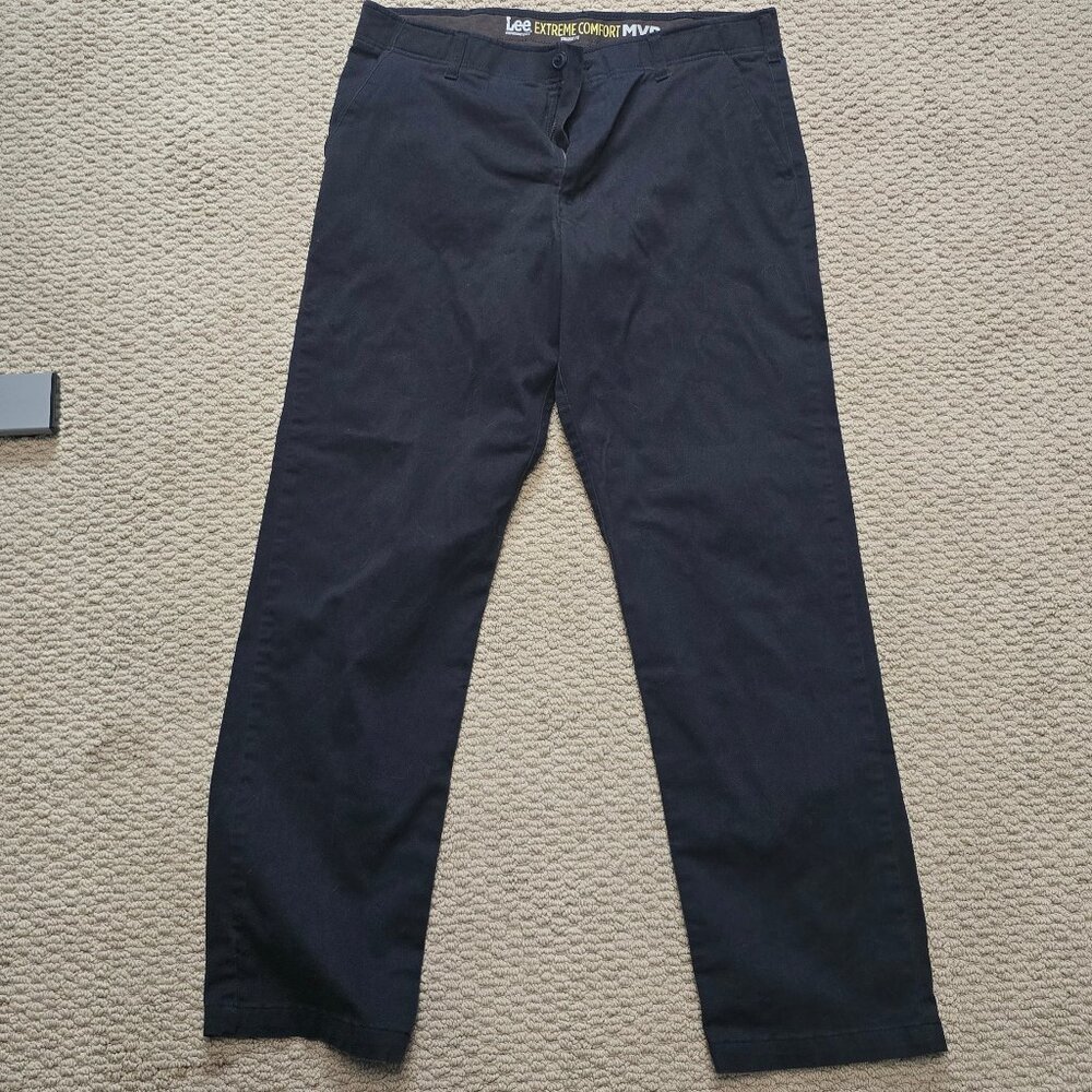 Lee Extreme Comfort MVP Straight Fit pants 36 x 34. Like new!